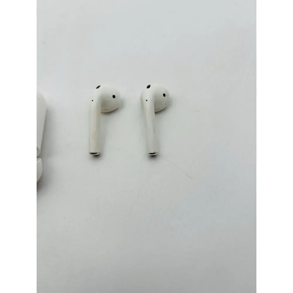 2 Right Side Apple AirPods 2nd Generation Earbuds And Case For Parts And Repair